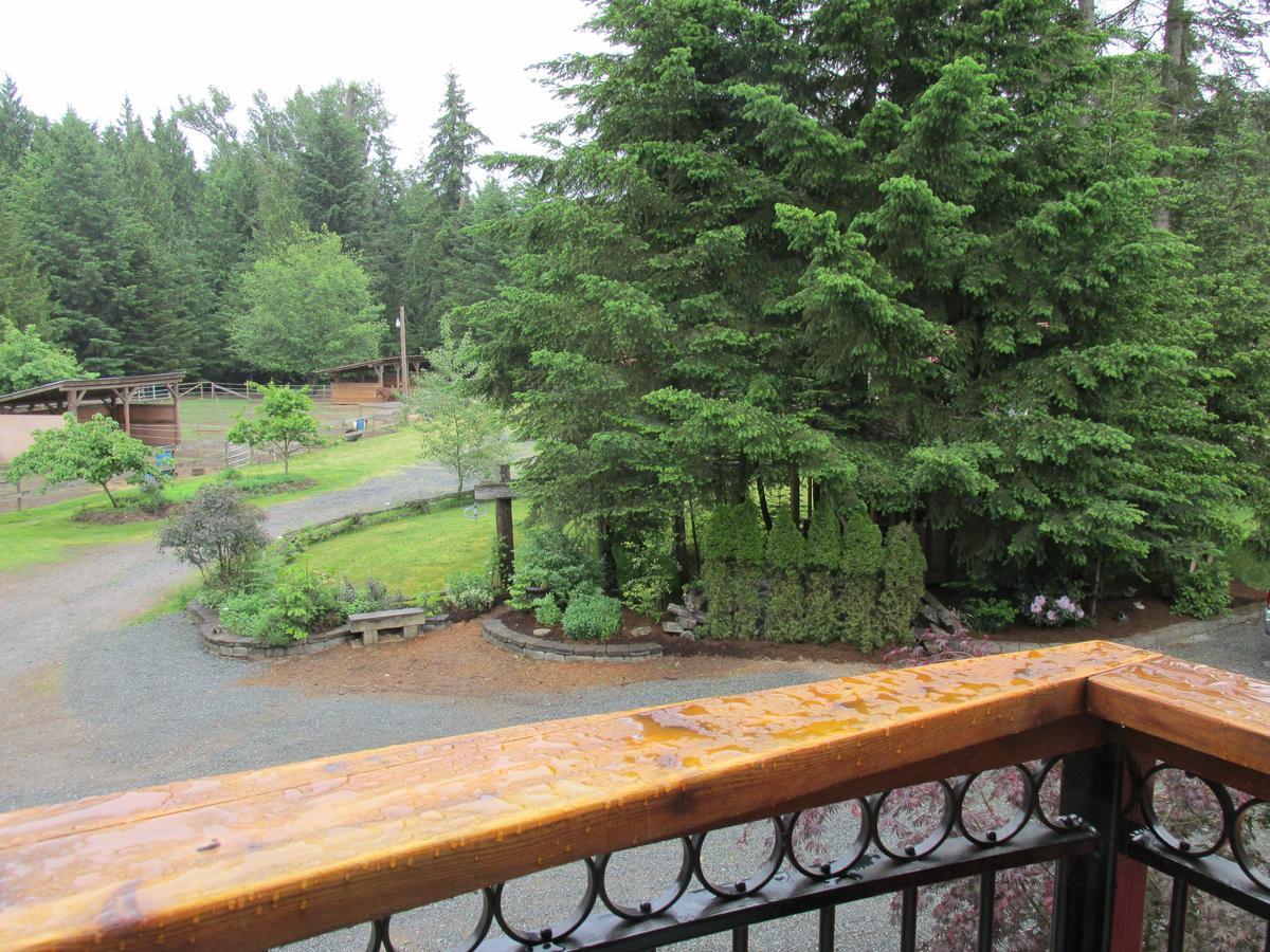 Paradise Acres Ranch Nanoose Bay Exterior photo
