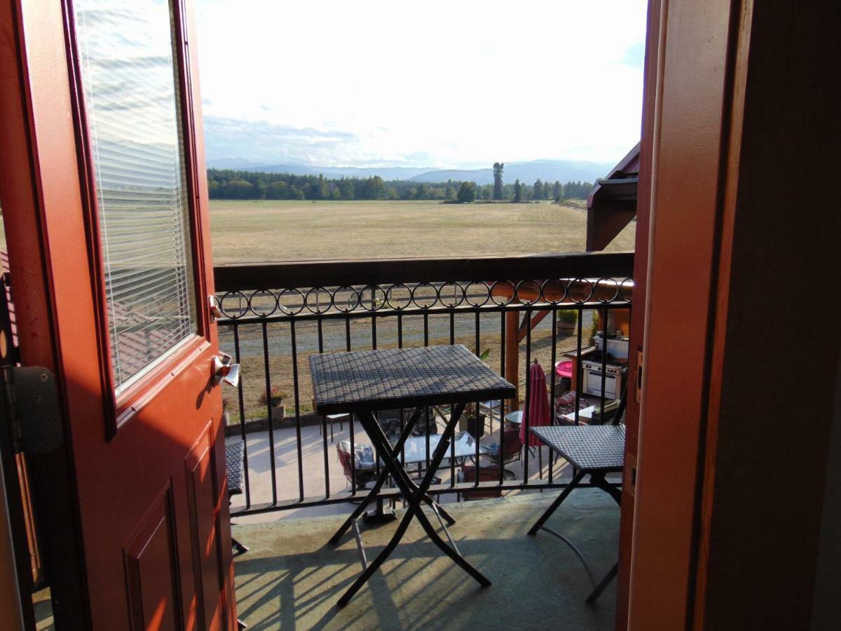 Paradise Acres Ranch Nanoose Bay Exterior photo